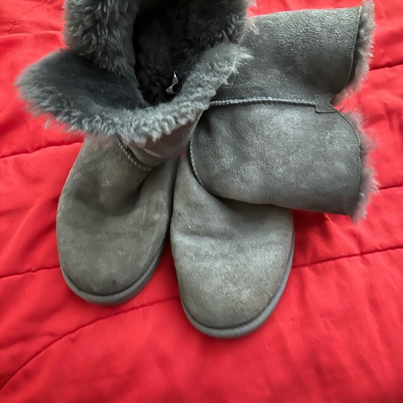 Grey UGG Bailey boots. Size 10. GUC - Picture 3 of 5